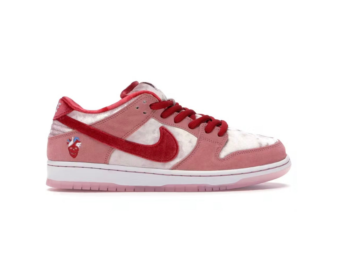 Nike SB Dunk Low Strange Love